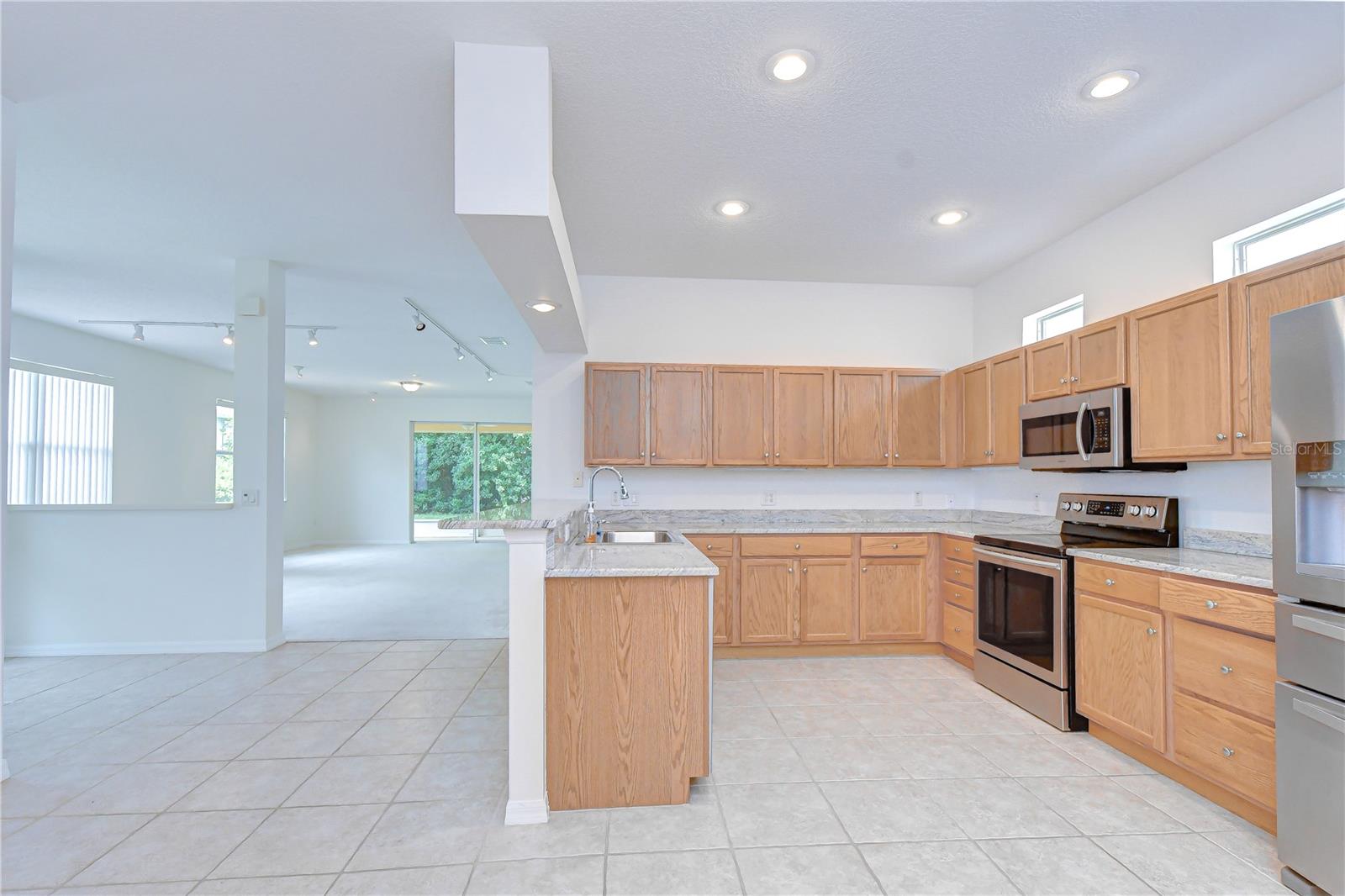 GROVES PH 02 - Residential