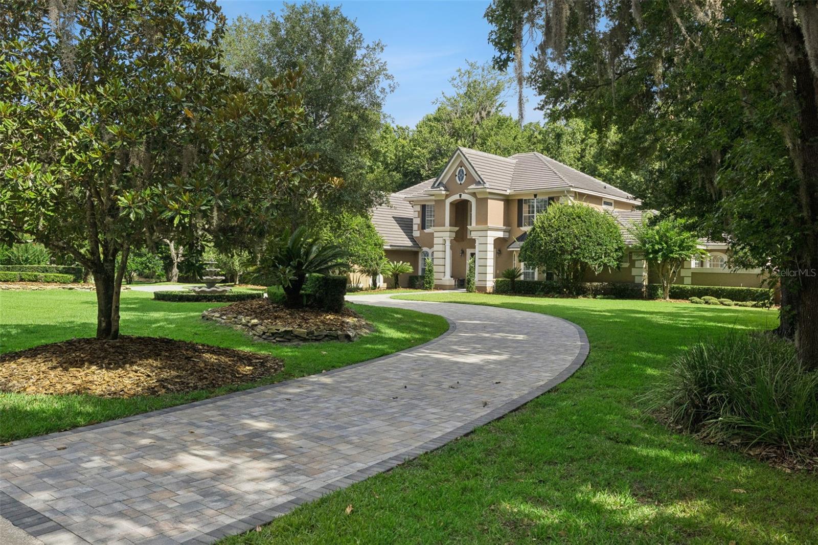 HEATHROW WOODS - Residential