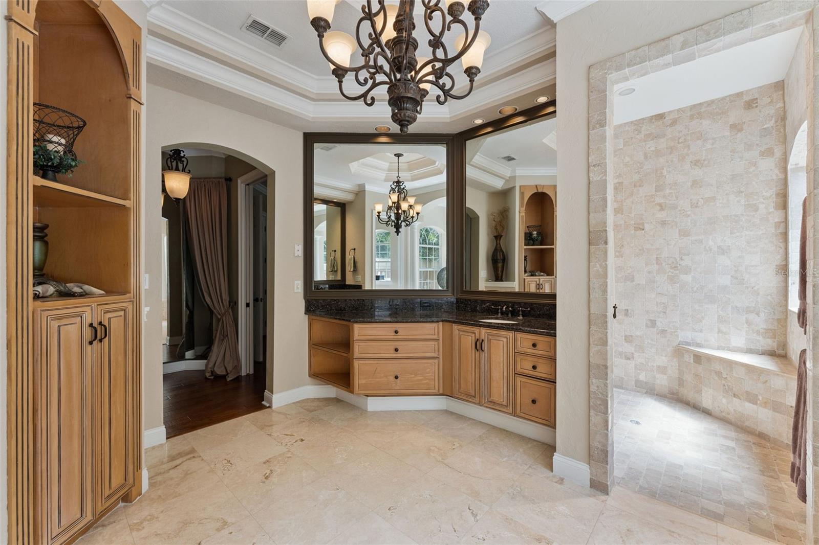 HEATHROW WOODS - Residential