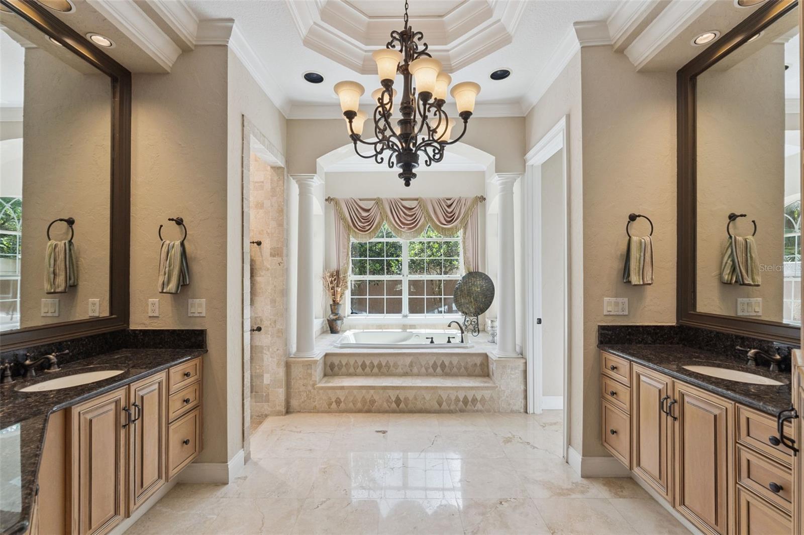 HEATHROW WOODS - Residential