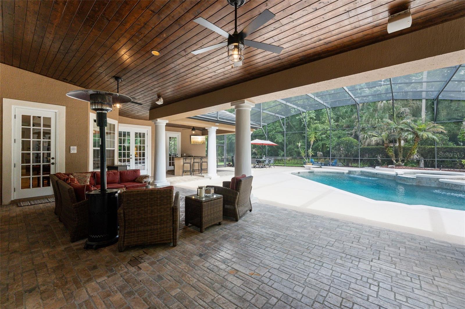 HEATHROW WOODS - Residential