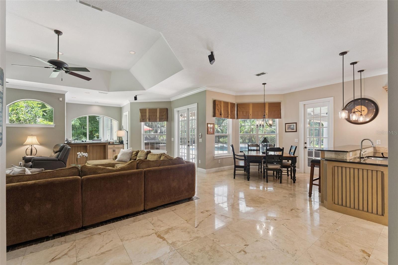 HEATHROW WOODS - Residential