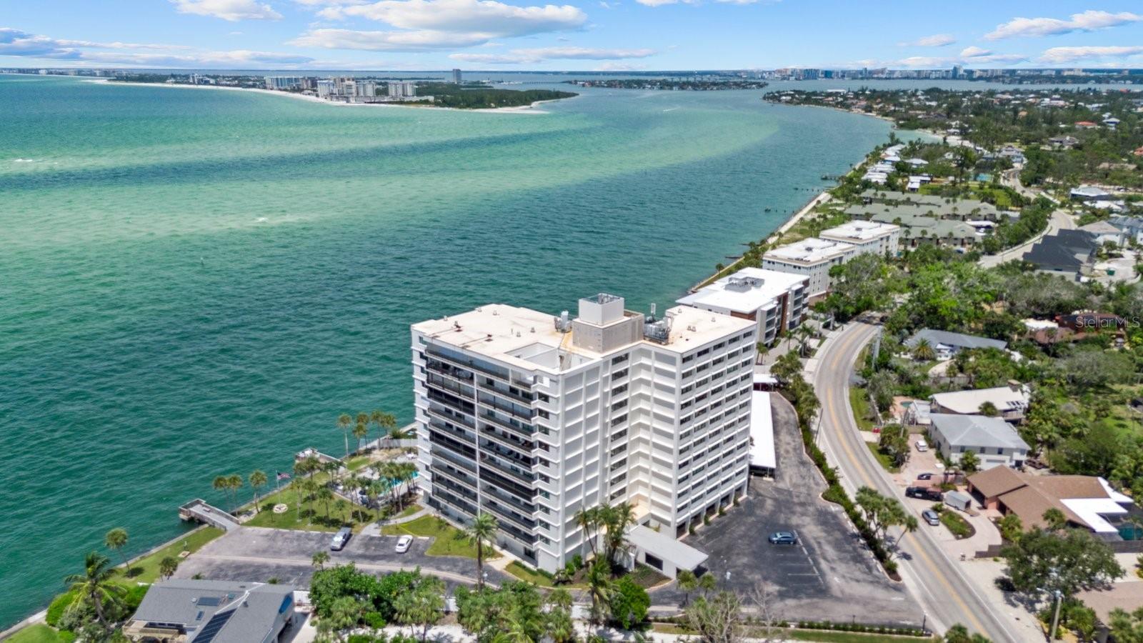 SIESTA TOWERS - Residential