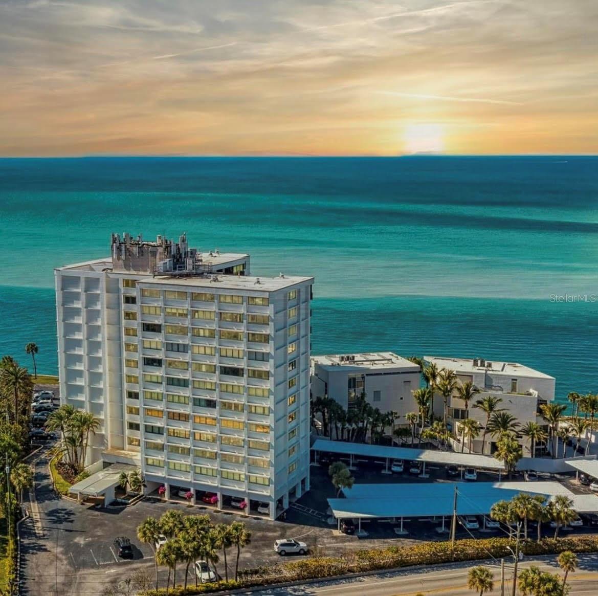 SIESTA TOWERS - Residential