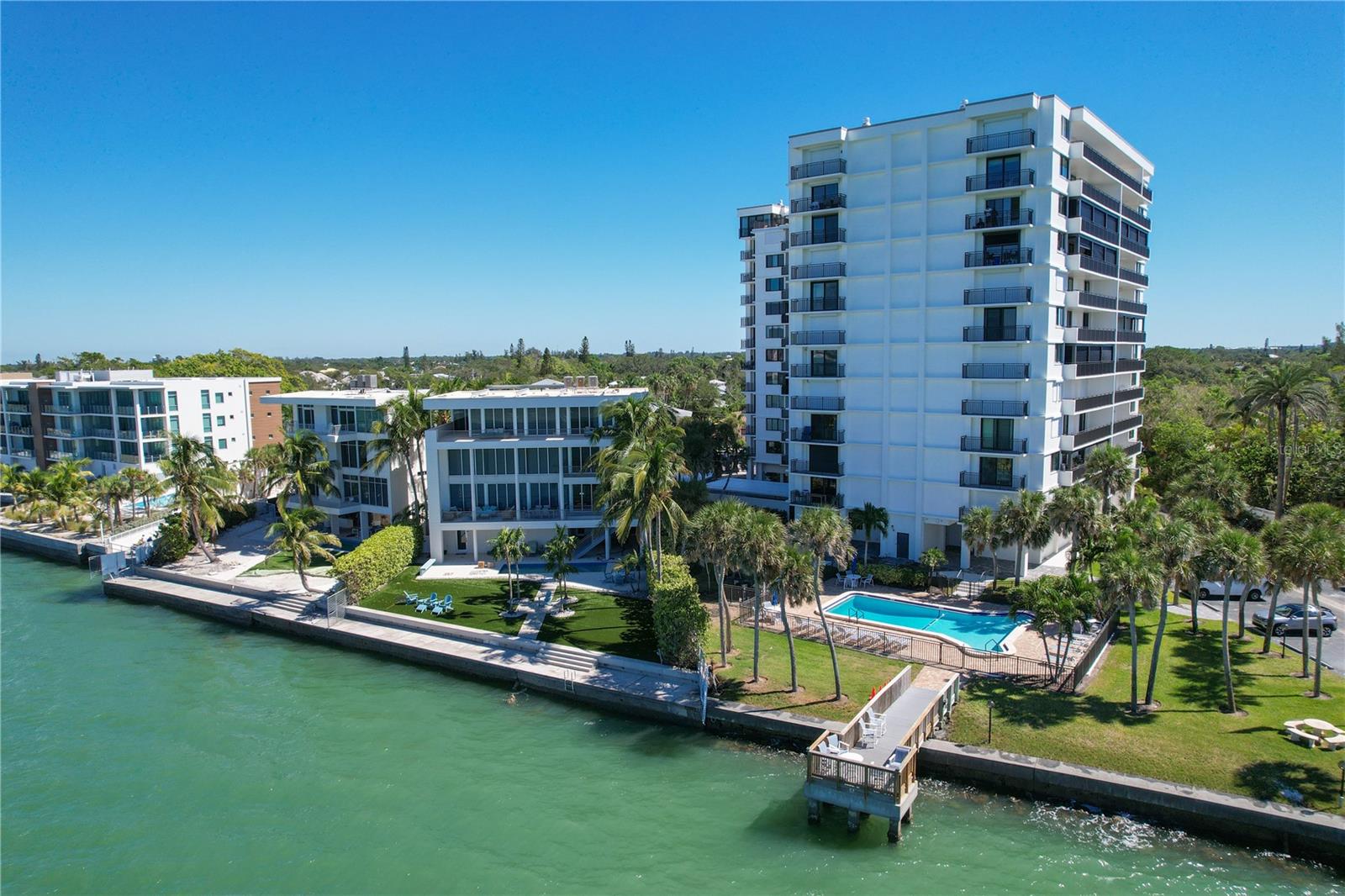 SIESTA TOWERS - Residential