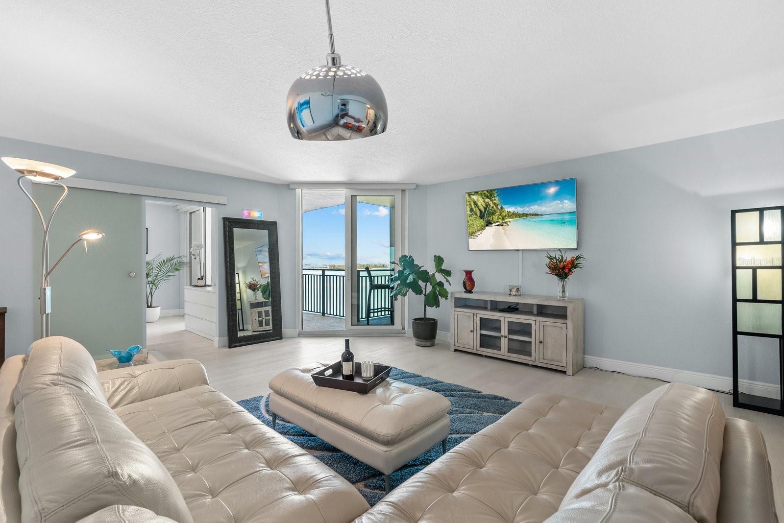 SIESTA TOWERS - Residential