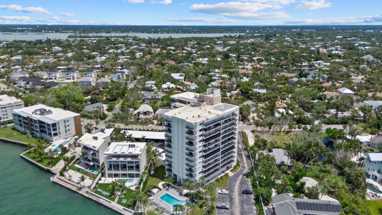 SIESTA TOWERS - Residential