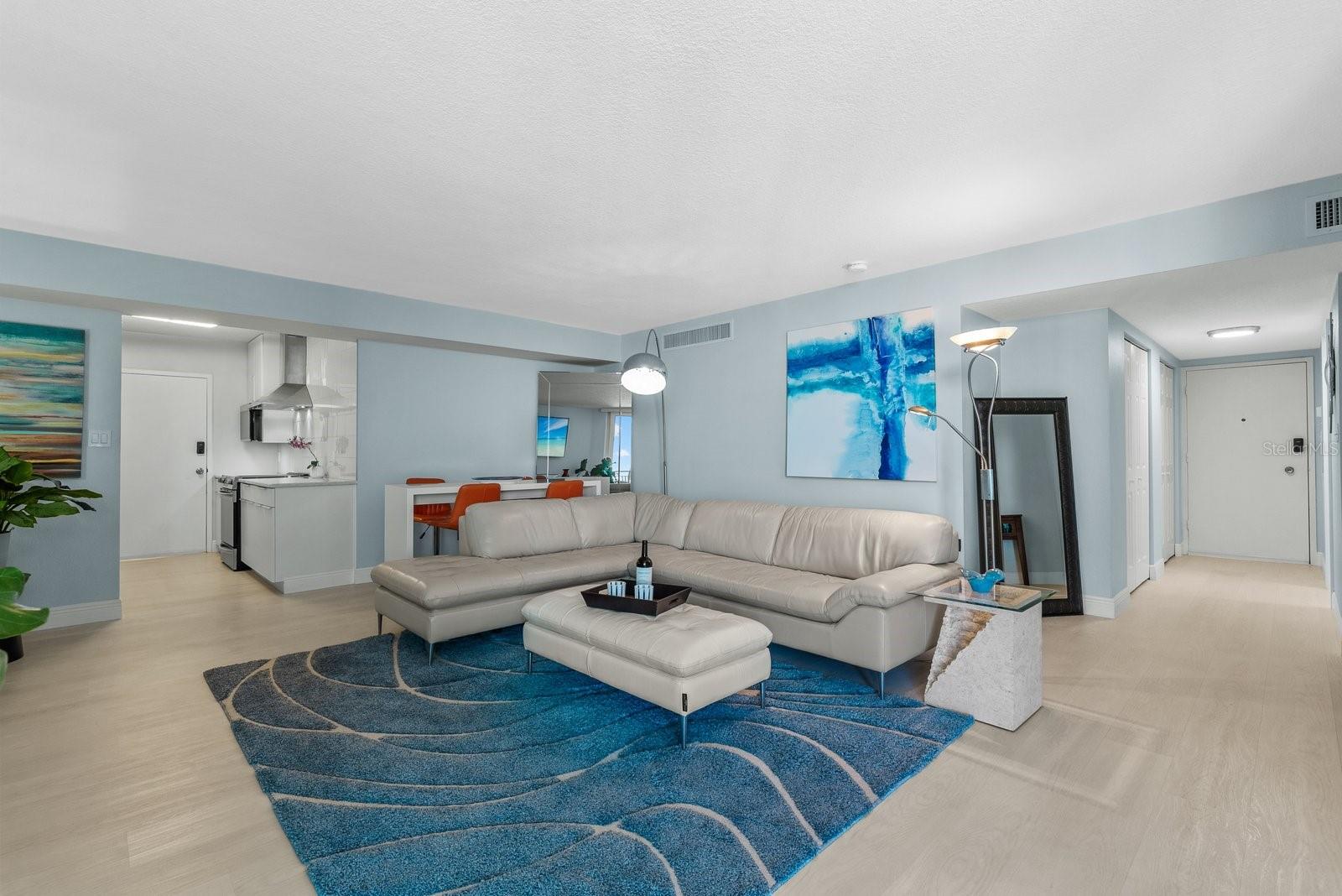 SIESTA TOWERS - Residential