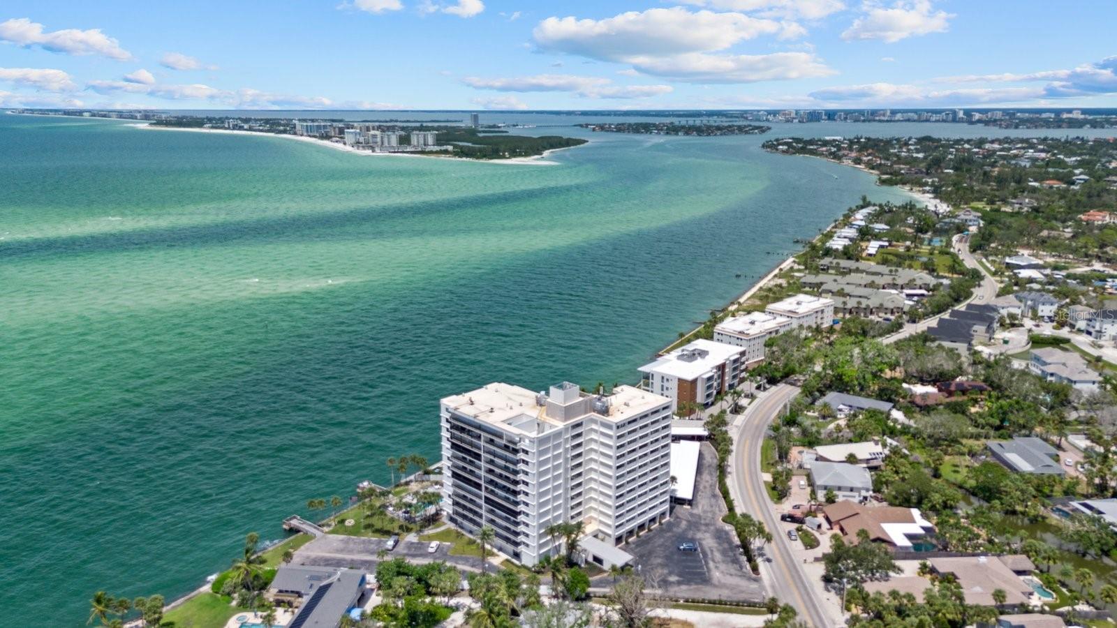 SIESTA TOWERS - Residential