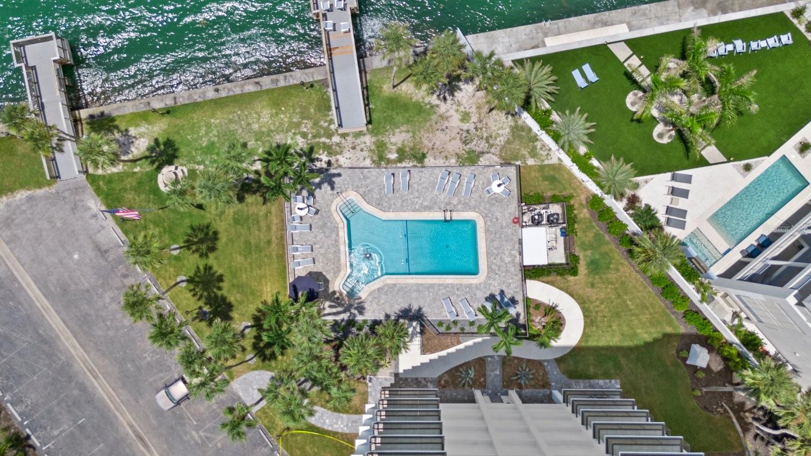 SIESTA TOWERS - Residential