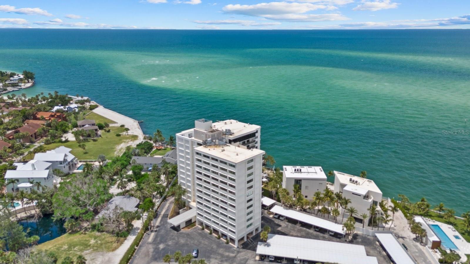 SIESTA TOWERS - Residential