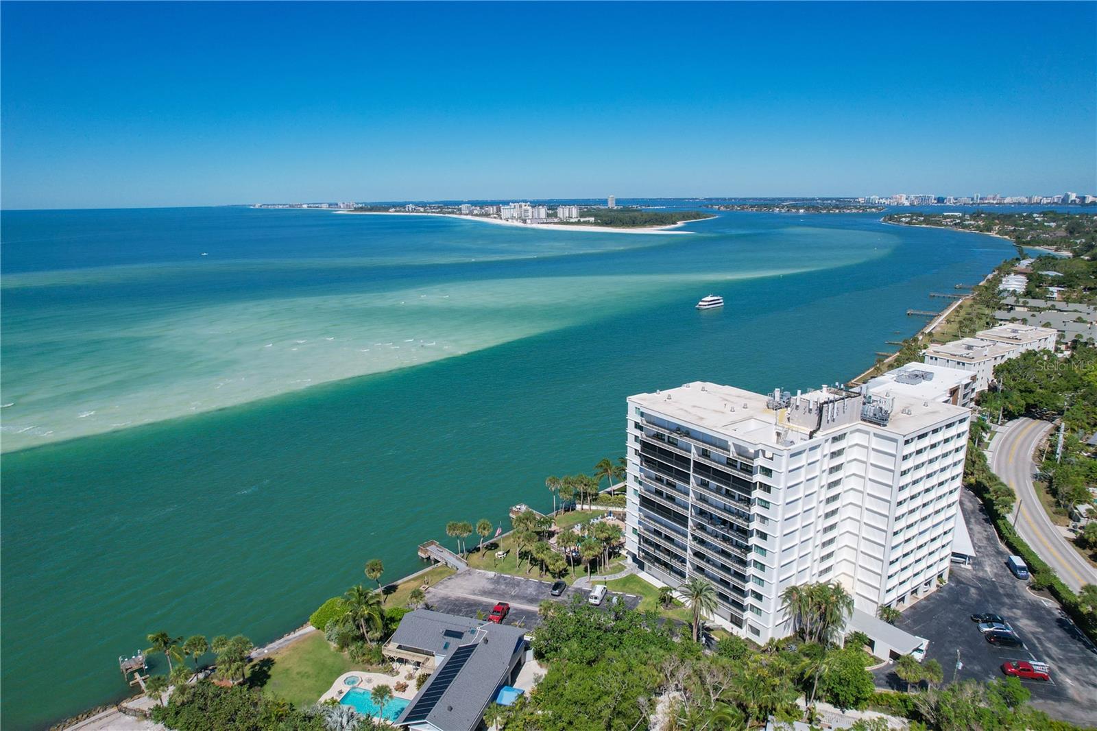 SIESTA TOWERS - Residential