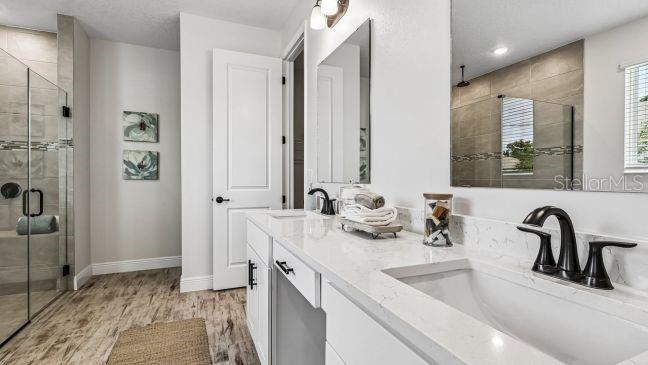 MOUNT PLYMOUTH GREEN - Residential