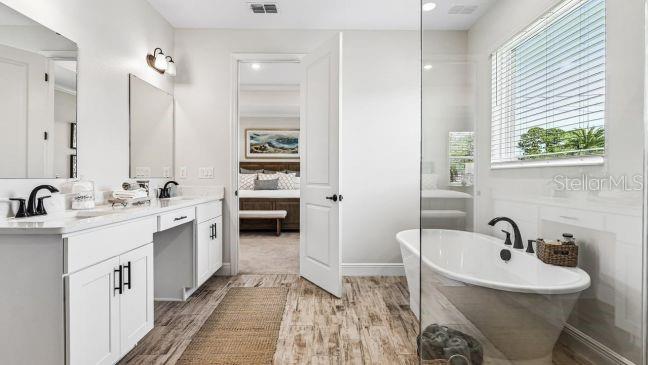MOUNT PLYMOUTH GREEN - Residential