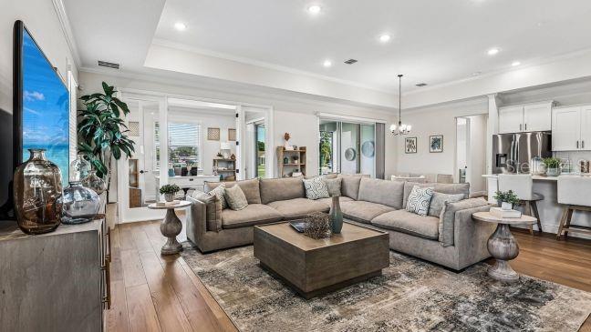 MOUNT PLYMOUTH GREEN - Residential
