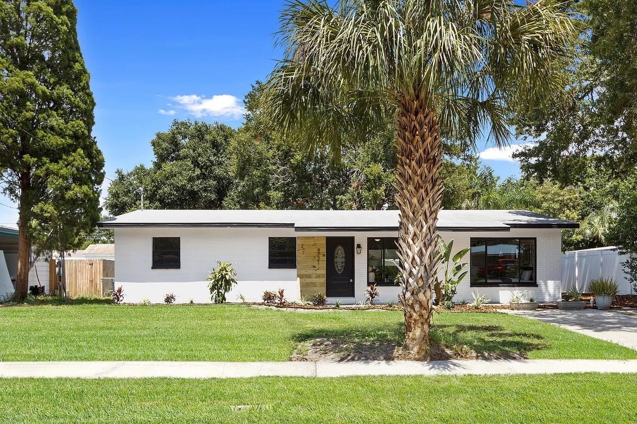 WELCOME TO YOUR NEW BRIGHT CHEERFUL UPDATED HOME
Welcome to your next home in S Tampa. S Tampa is more than just a location; it's a lifestyle. Nestled between Tampa Bay and Old Hillsborough Bay, this area offers stunning waterfront views, upscale amenities, and a sense of community.

This home is everything you've been searching for bright, charming & recently renovated from top to bottom.

Home Features:

* 3 Bedrooms | 2 Bath with a large outdoor covered patio

* Coastal-Inspired Bathroom Fully renovated with a fresh, breezy vibe.

*Modern Open Kitchen Designed for entertaining, from family dinners to gatherings with friends.

* Large Fenced Yard Ideal for weekend BBQs, morning coffee, or simply enjoying the privacy

Nestled just minutes to 92/Selman/ Gandy, Robinson High School, W Shore Elementary, MacDill AFP, & everything else you want or need.

Contact us today to schedule a tour! 

Currently occupied. Will be available for move-in August 1st.

Tenant pays all utilities and is responsible for yard care.