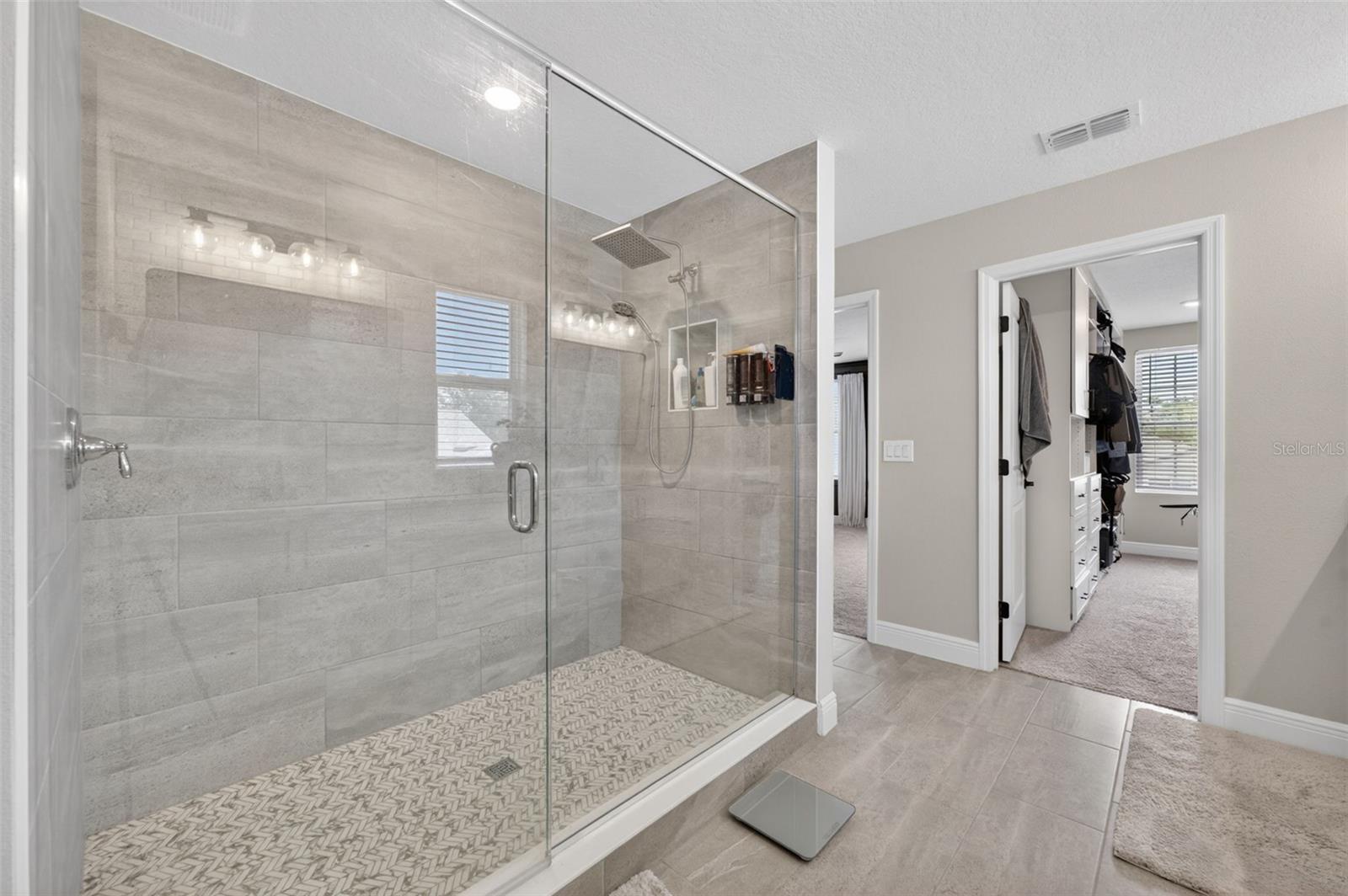 HAMPTON OAKS - Residential