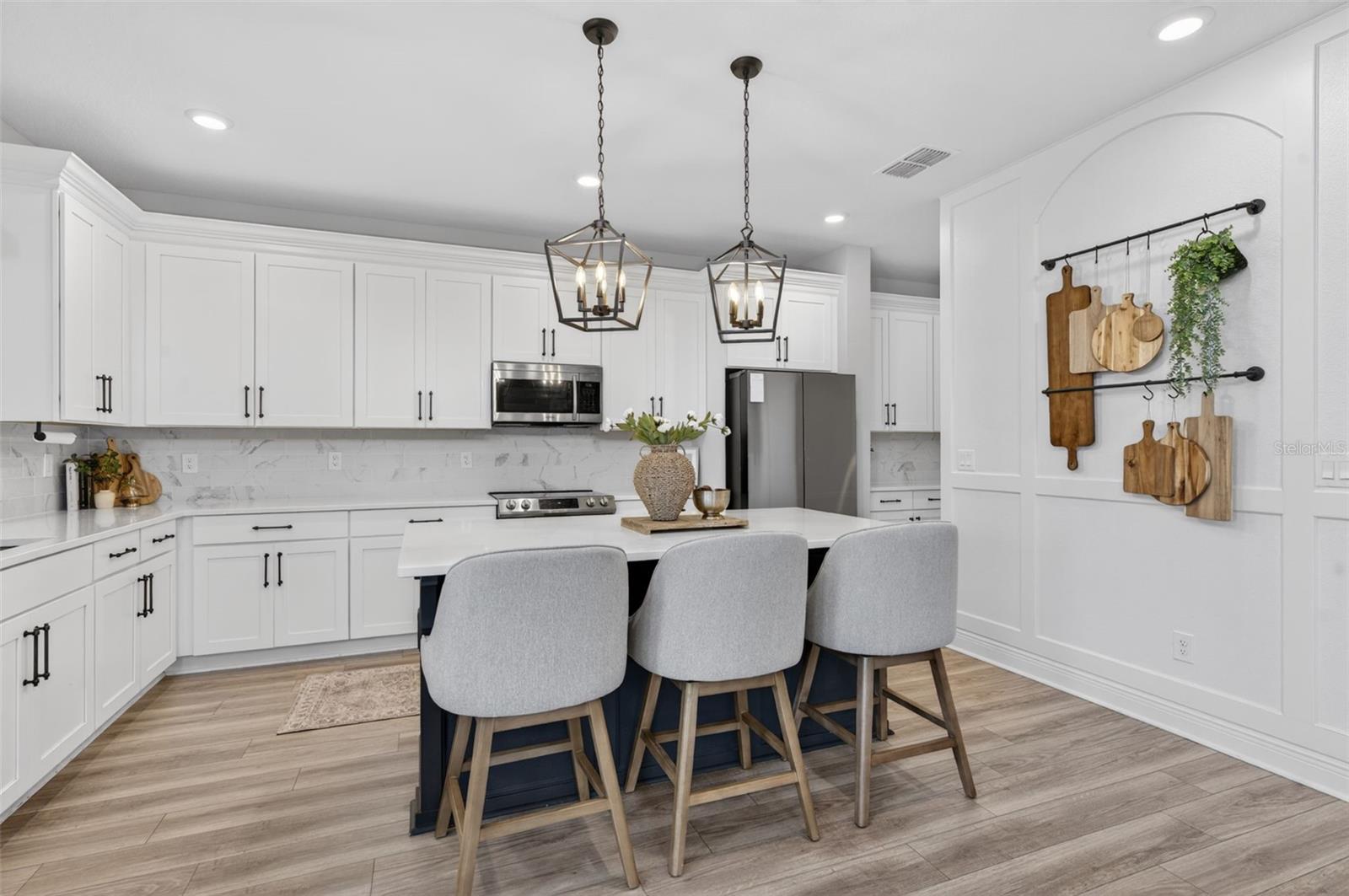 HAMPTON OAKS - Residential