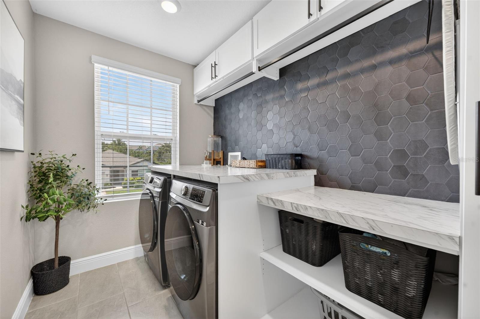 HAMPTON OAKS - Residential