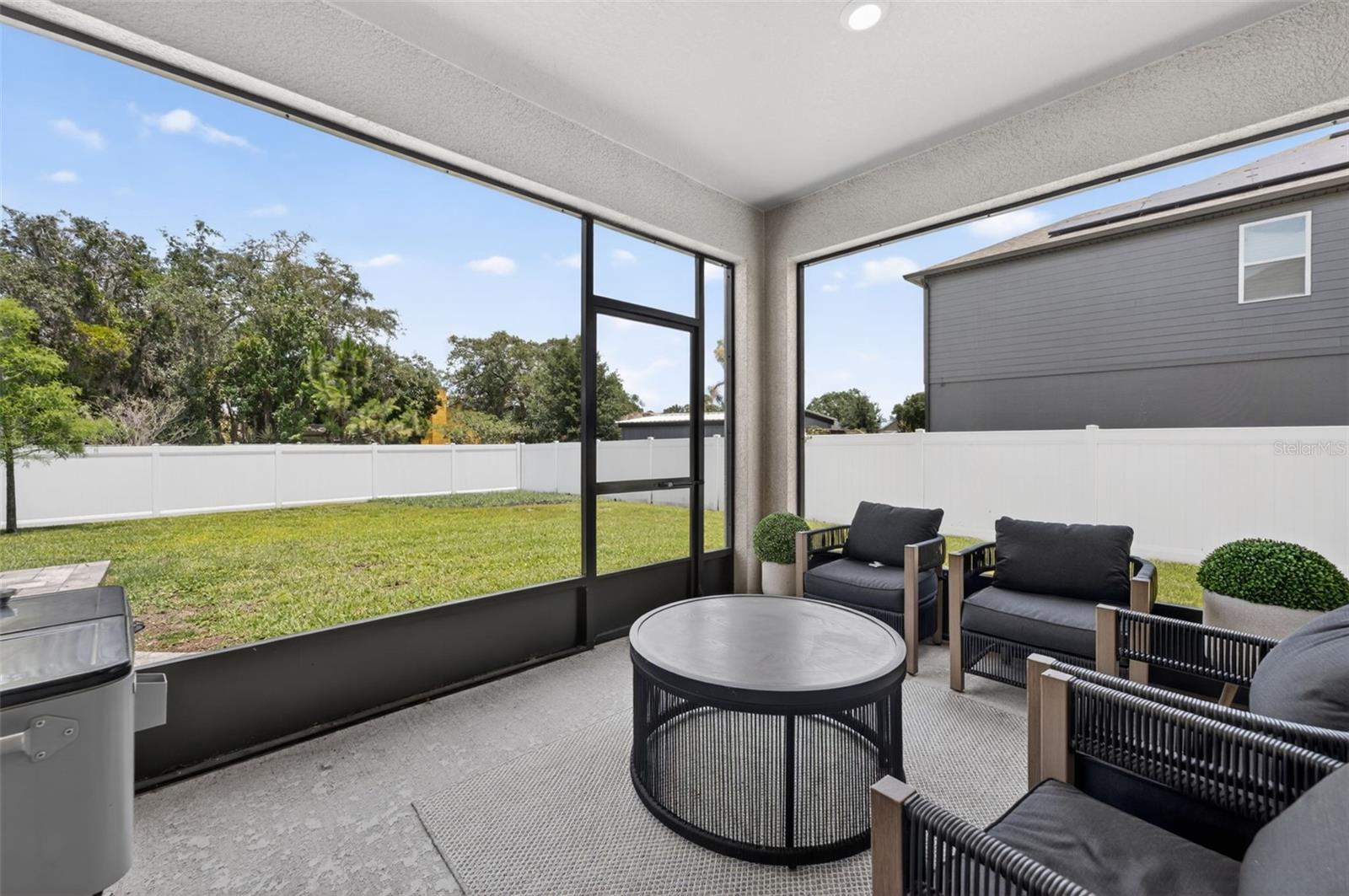 HAMPTON OAKS - Residential