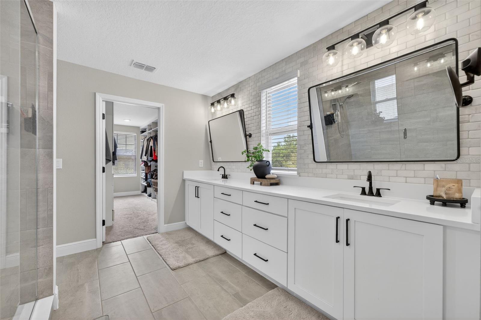 HAMPTON OAKS - Residential