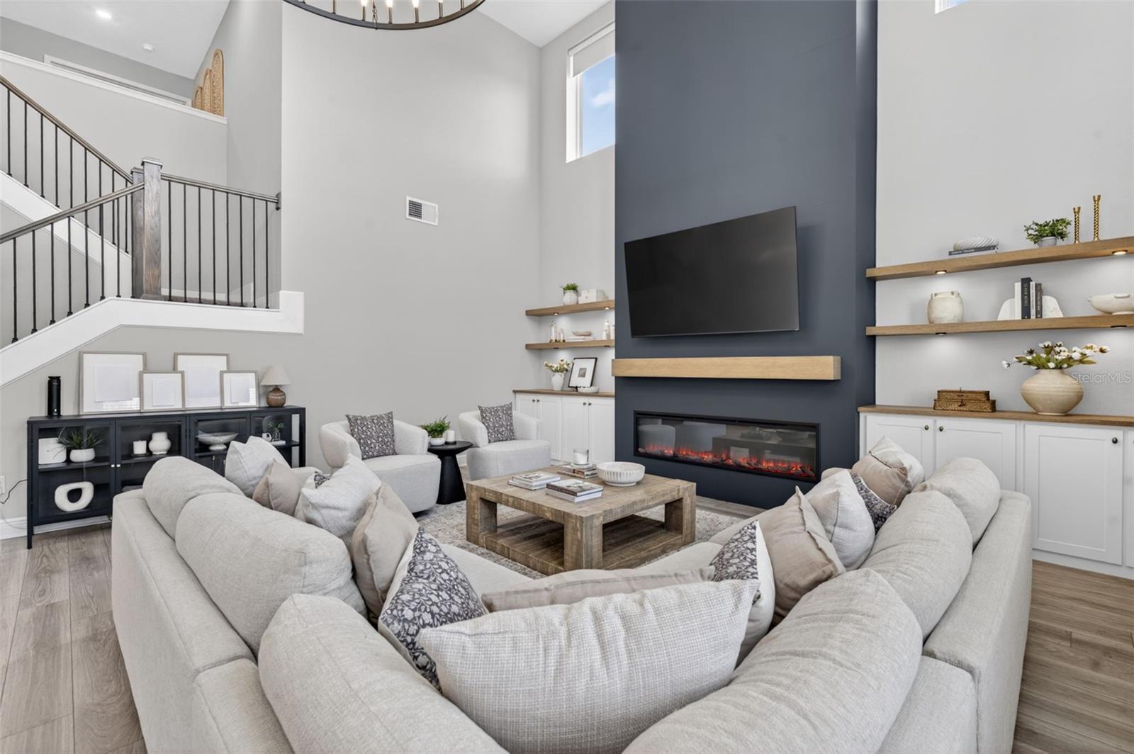HAMPTON OAKS - Residential