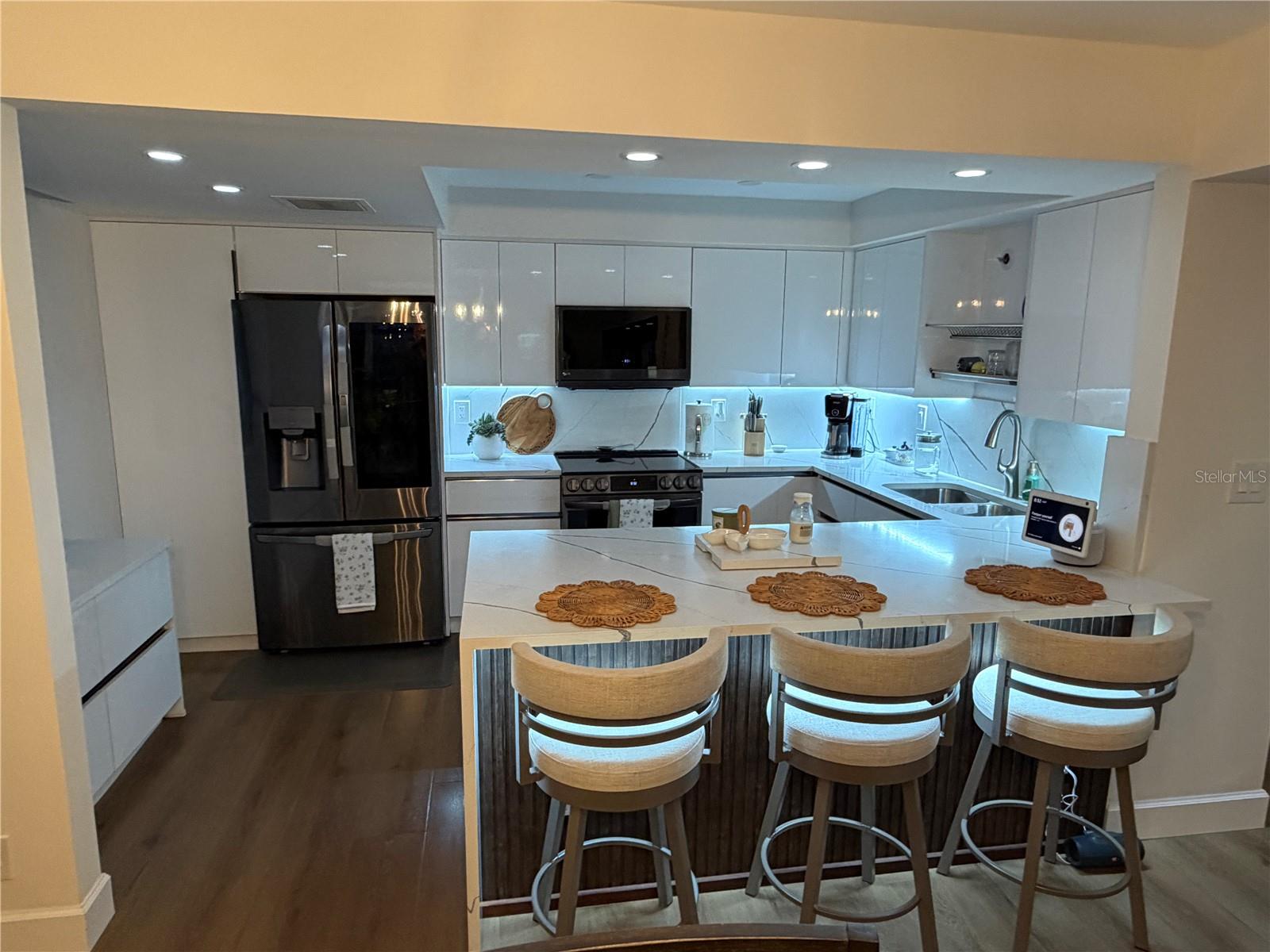SAND KEY CONDO-SOUTH BEACH - Residential Lease
