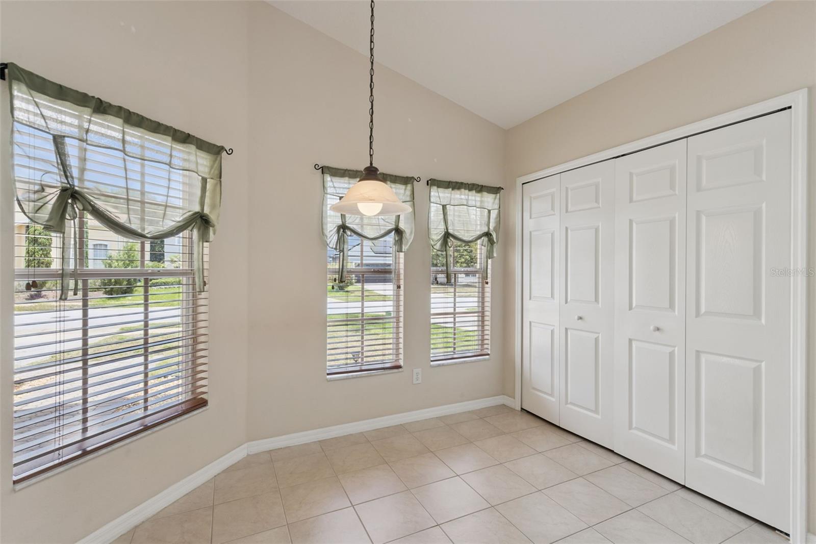 SPRINGVIEW UNIT 07 - Residential