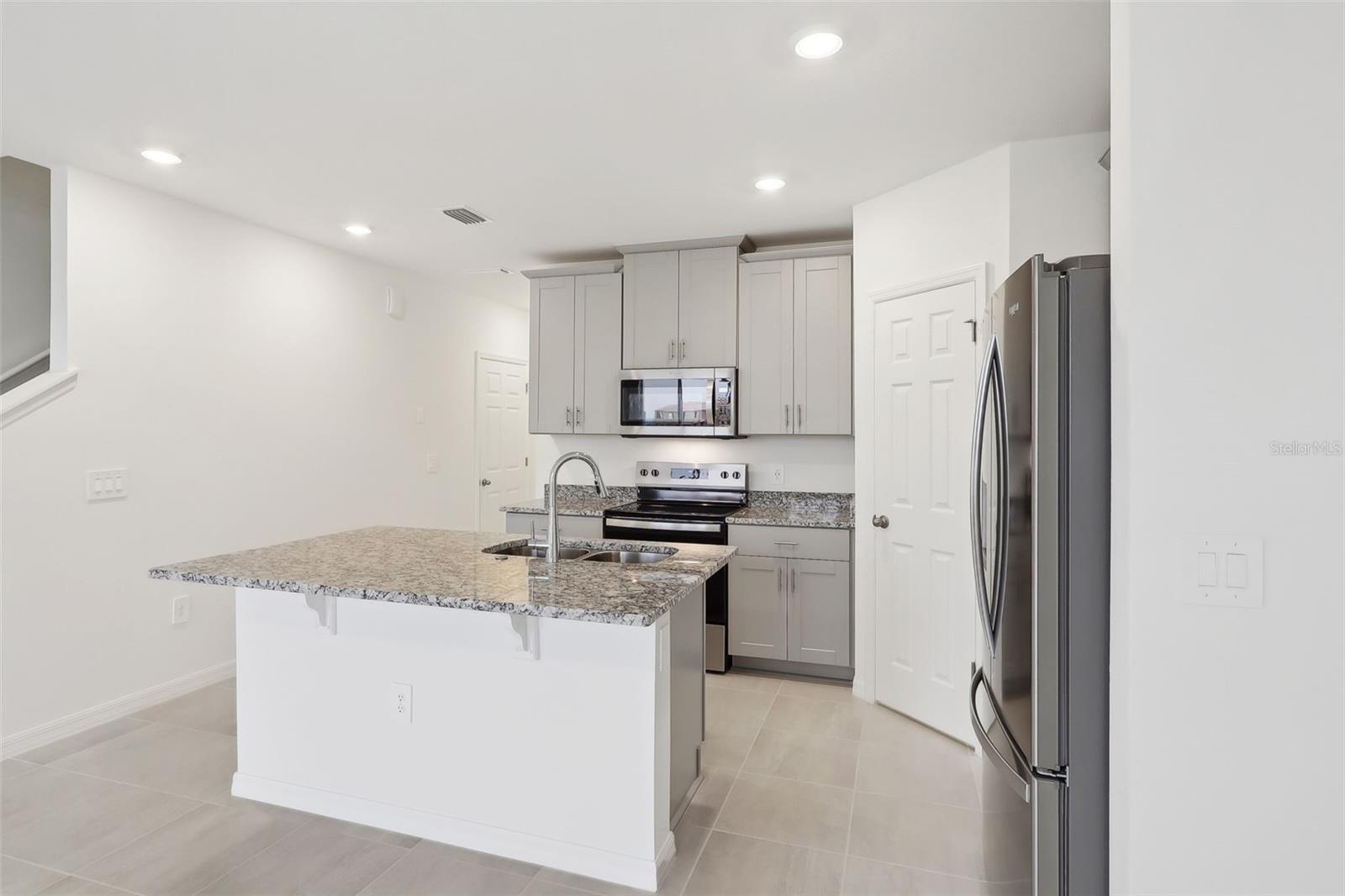 CAGAN XINGS WEST PH 1 - Residential Lease