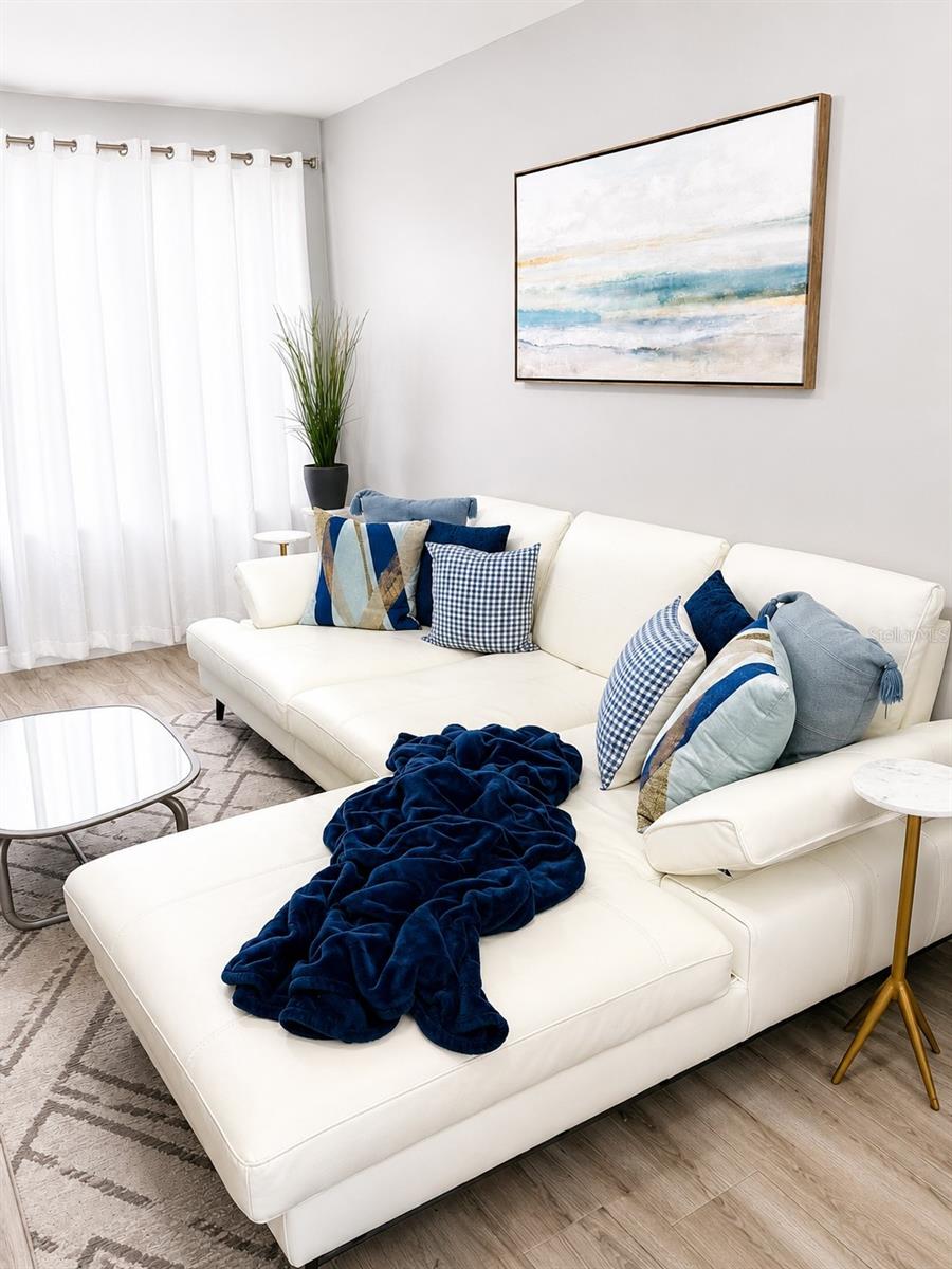 COND HARBOUR LAKES - Residential