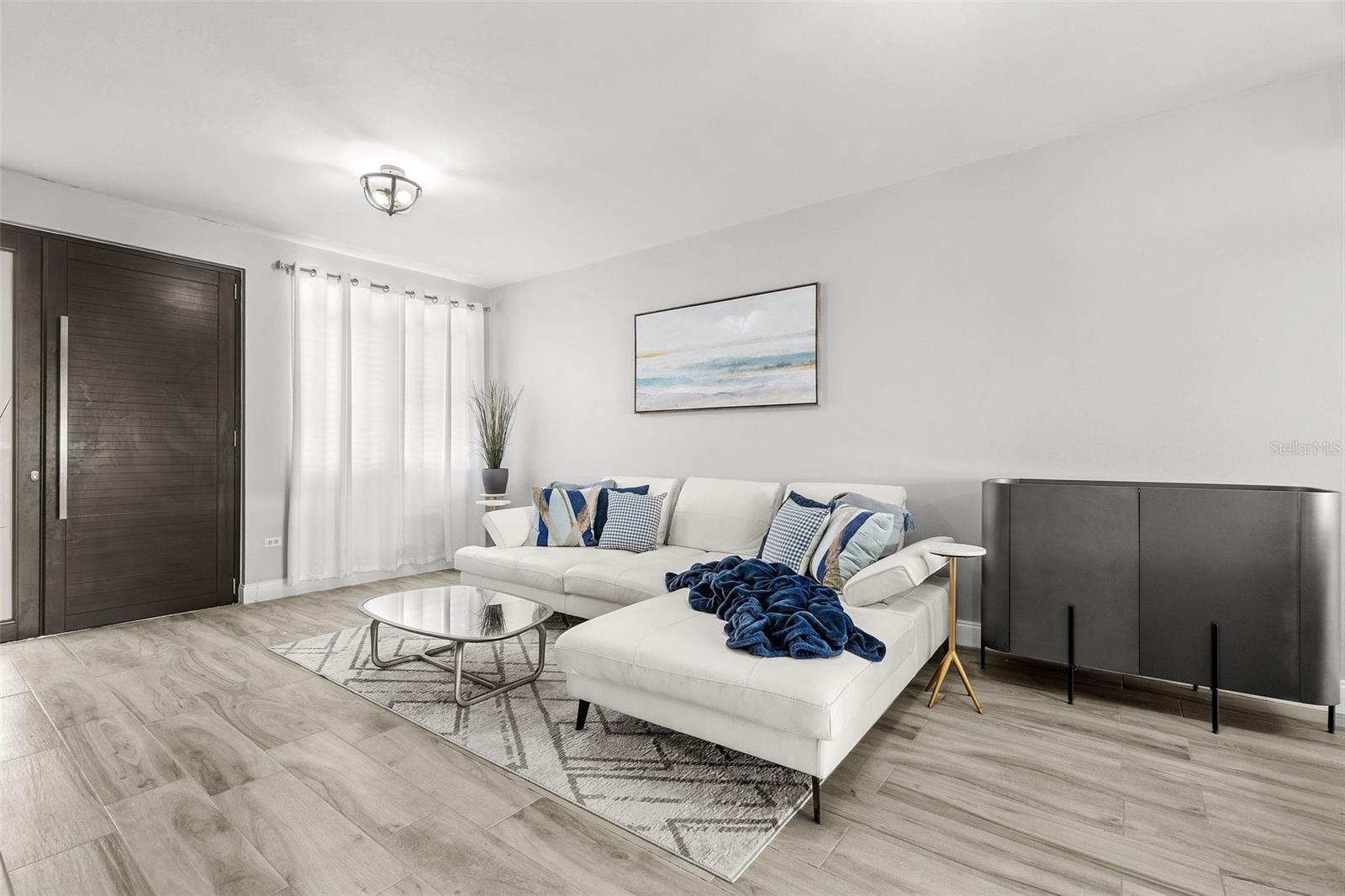 COND HARBOUR LAKES - Residential