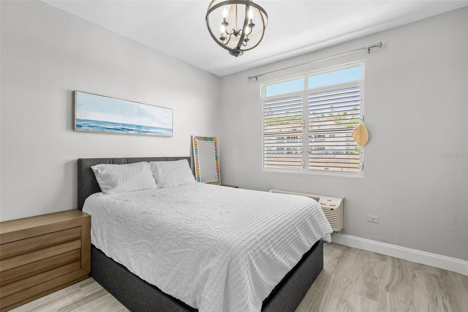 COND HARBOUR LAKES - Residential