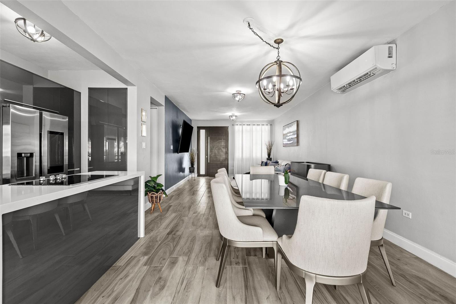 COND HARBOUR LAKES - Residential