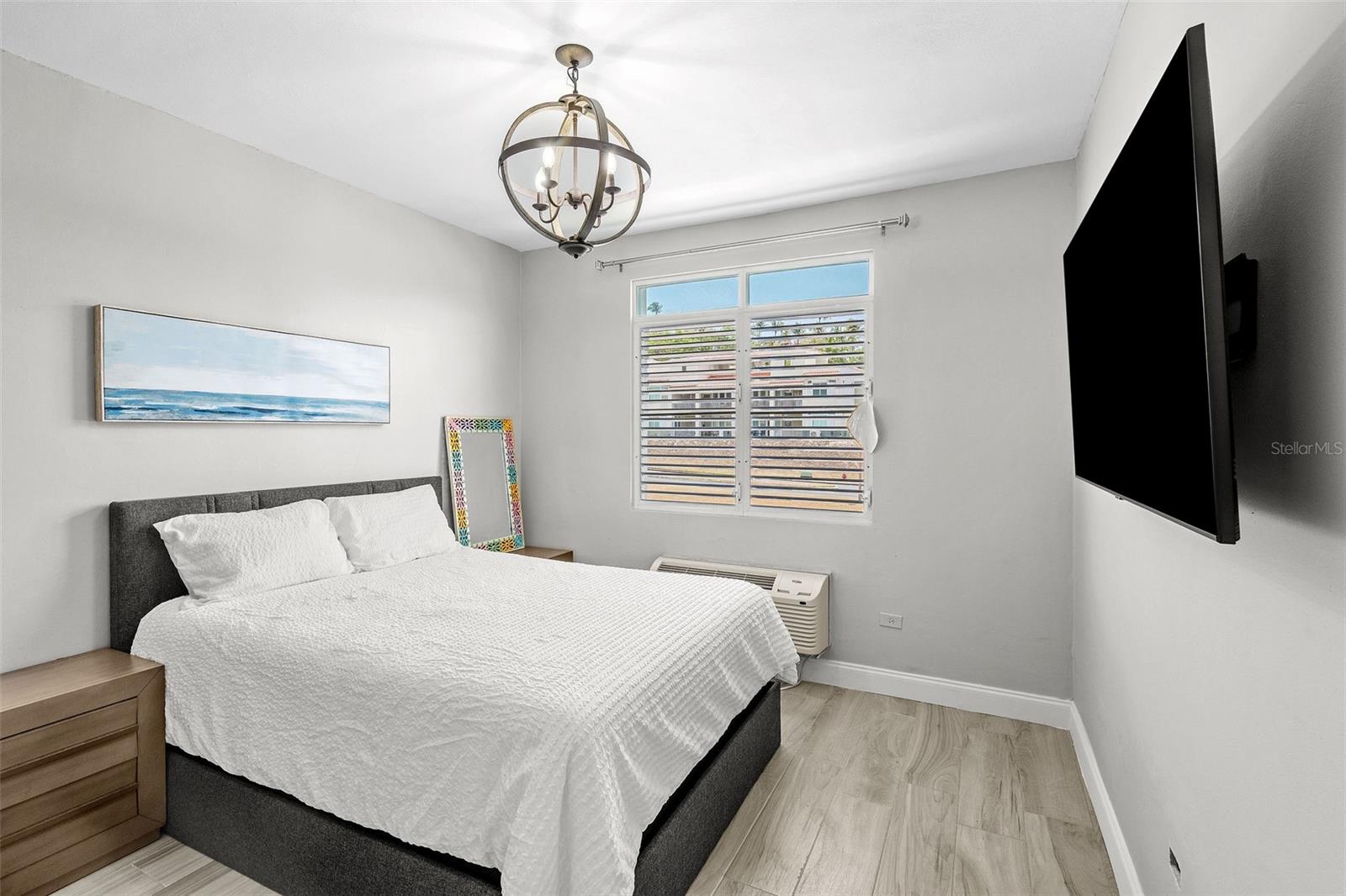 COND HARBOUR LAKES - Residential