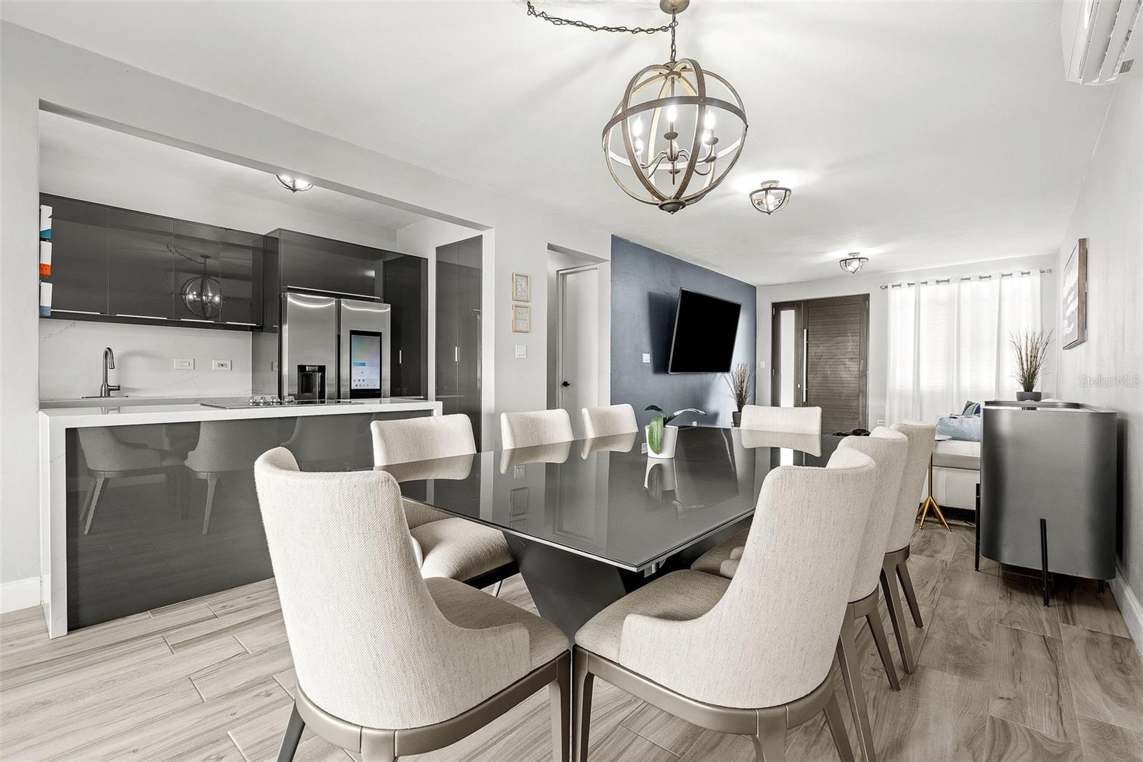 COND HARBOUR LAKES - Residential