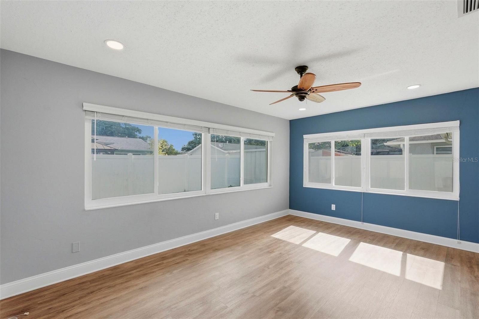 CAMELOT PARK - Residential