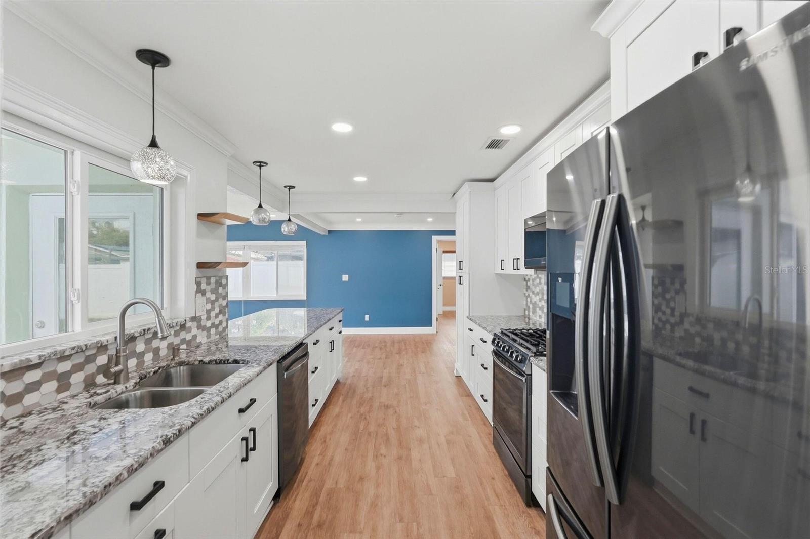 CAMELOT PARK - Residential
