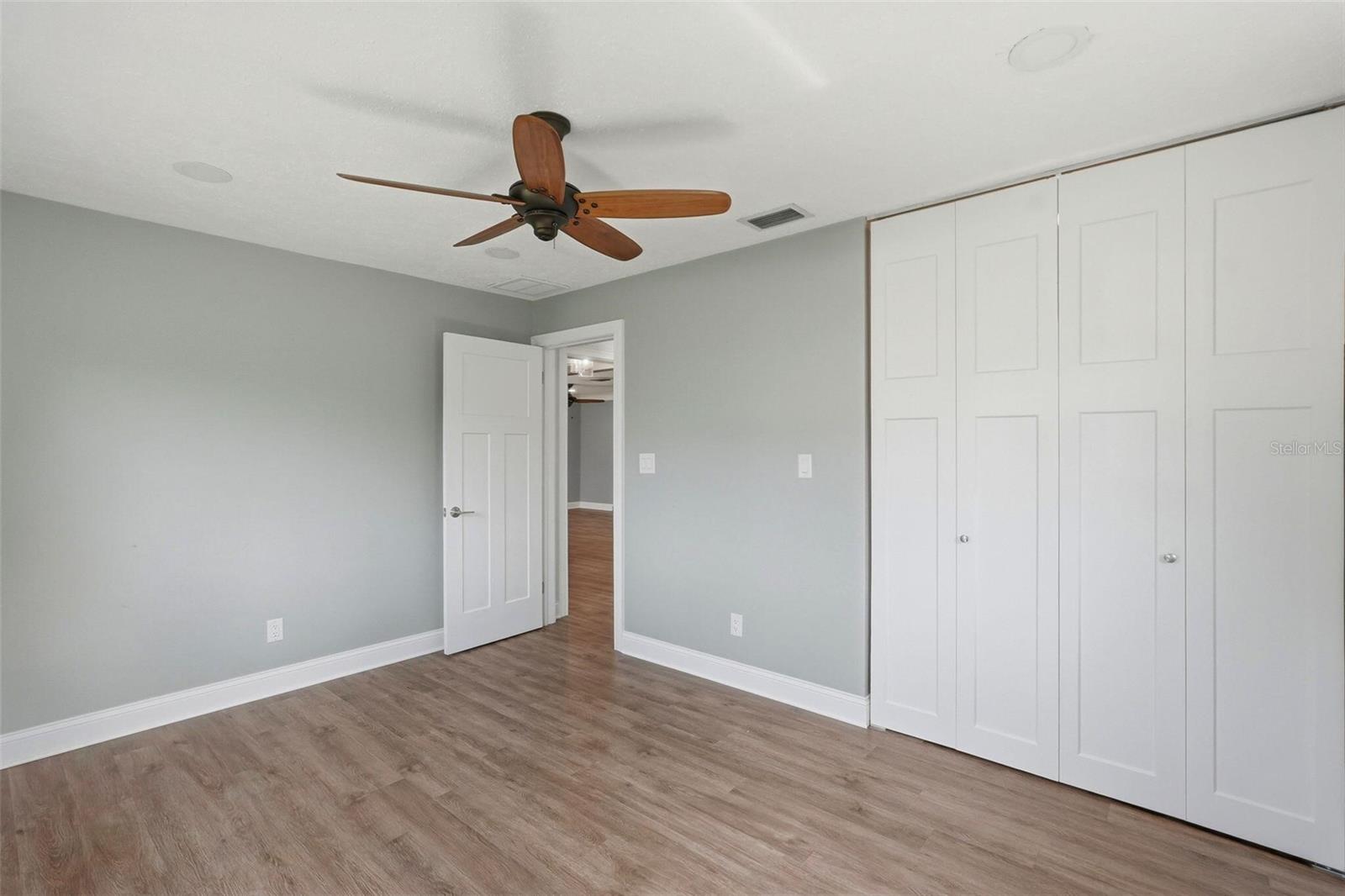CAMELOT PARK - Residential