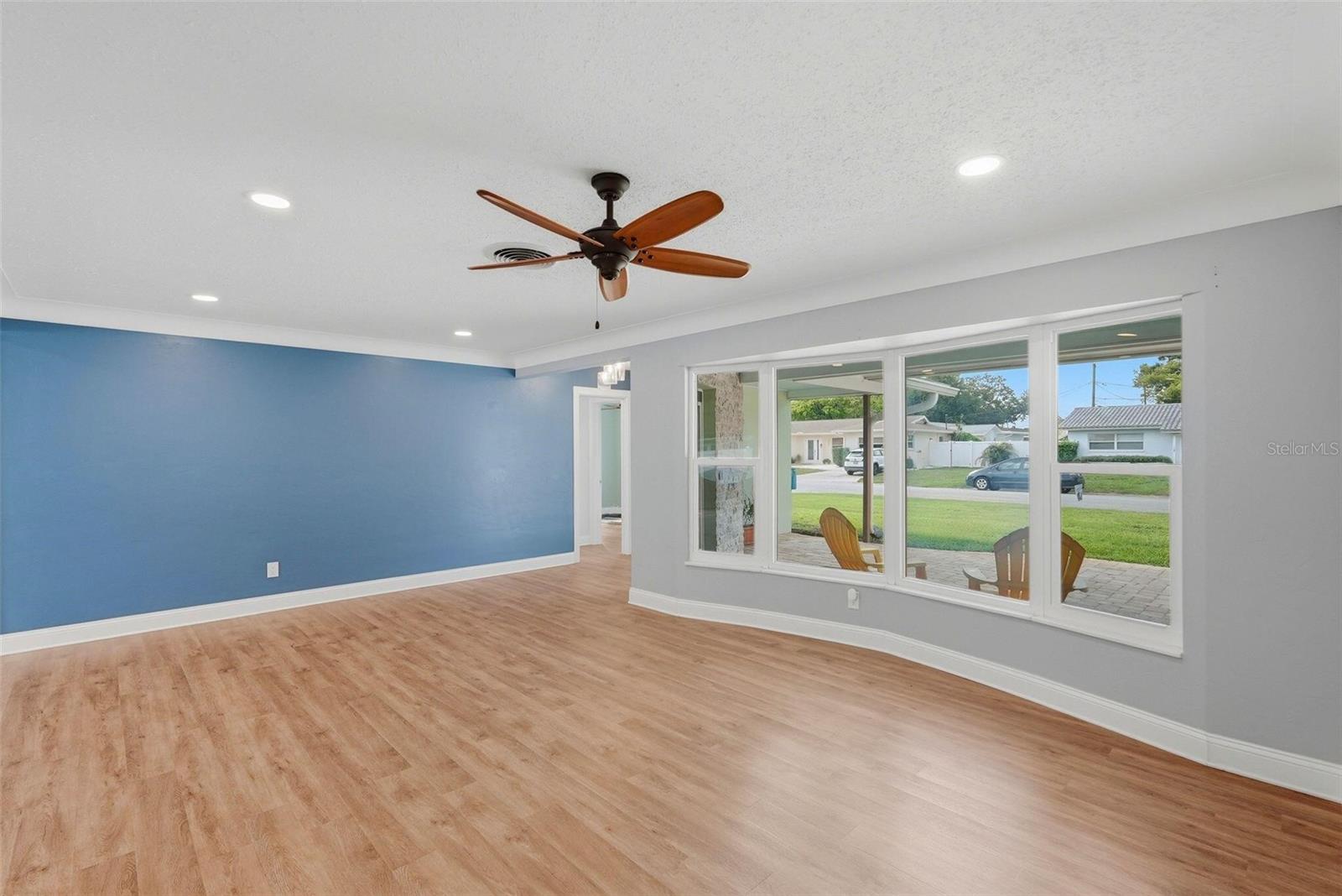 CAMELOT PARK - Residential