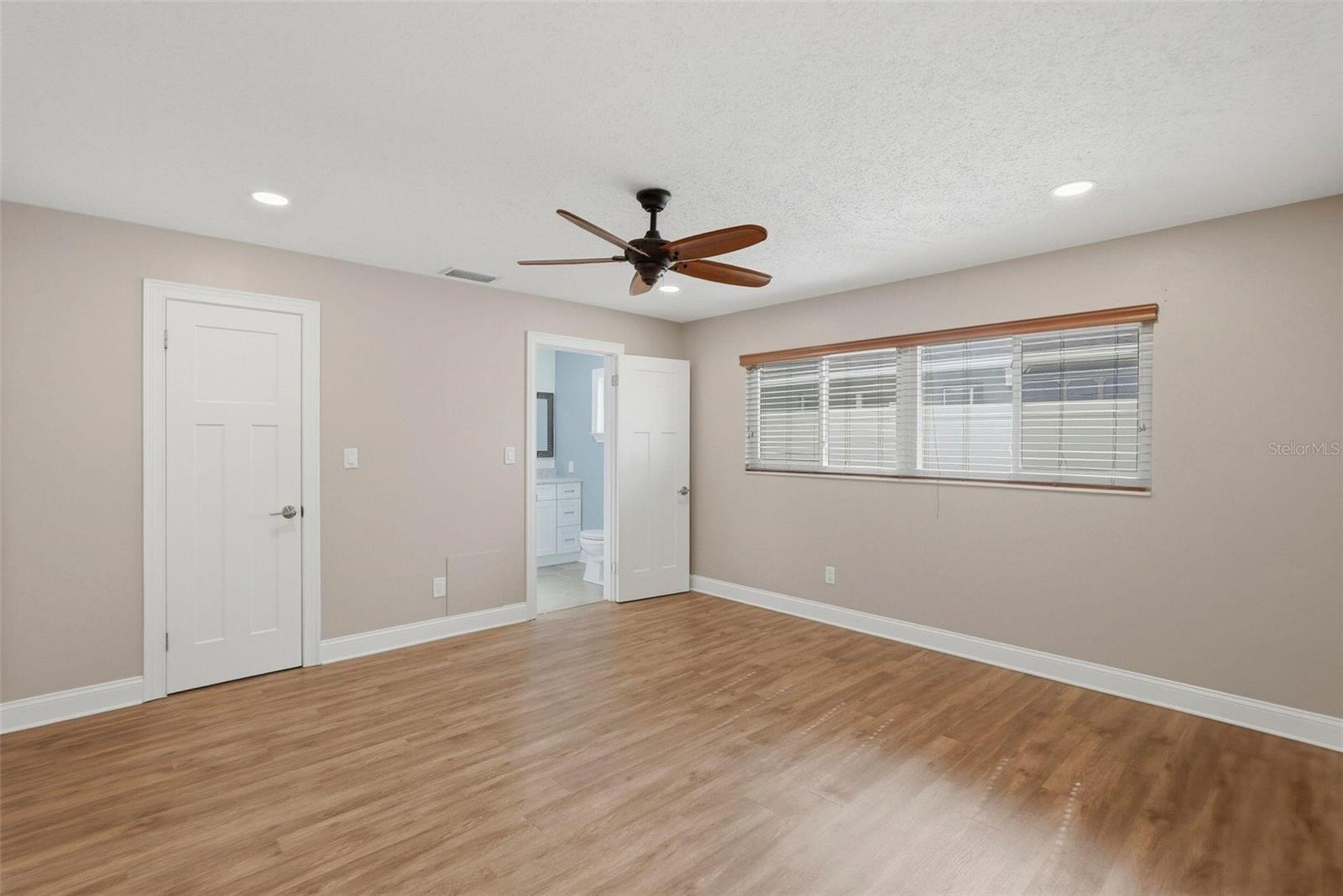 CAMELOT PARK - Residential