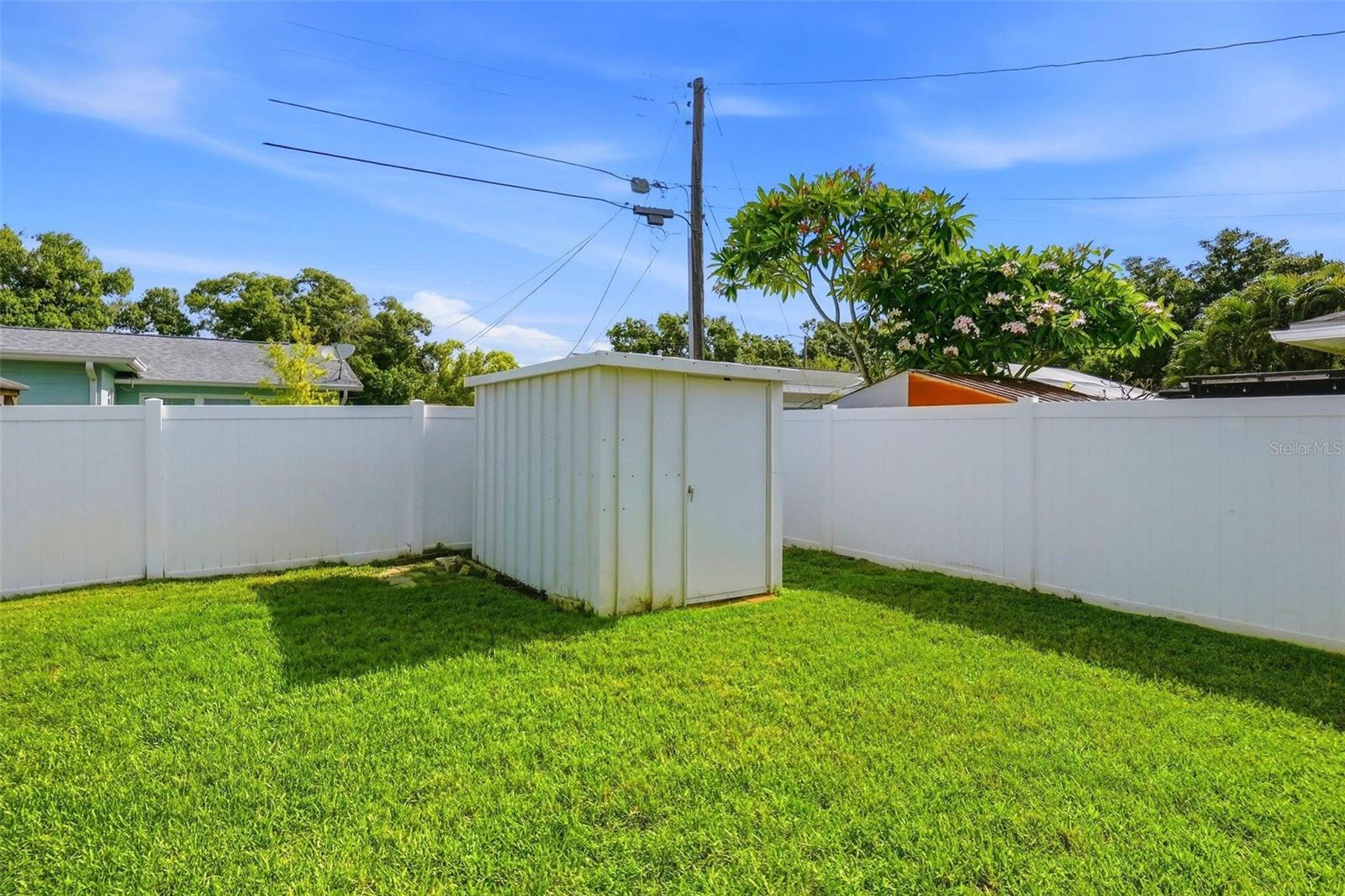 CAMELOT PARK - Residential