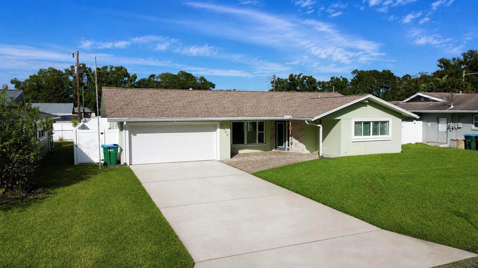 CAMELOT PARK - Residential