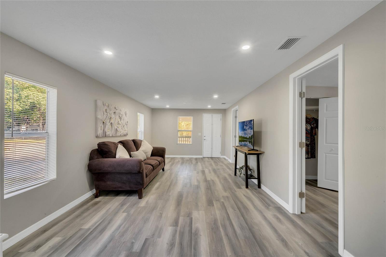 SANFORD TOWN OF - Residential Lease