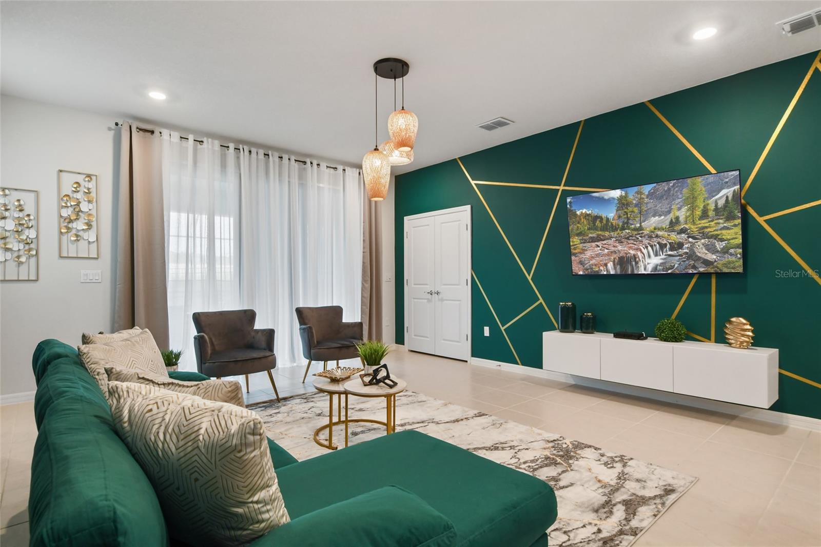 WINDSOR ISLAND RESIDENCE PH 3 - Residential
