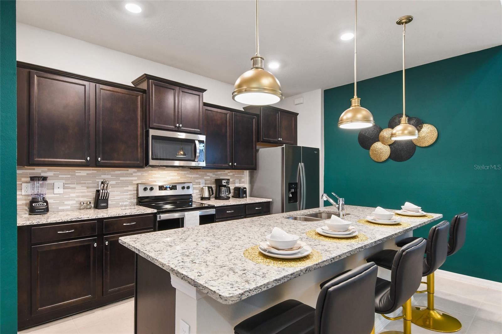 WINDSOR ISLAND RESIDENCE PH 3 - Residential
