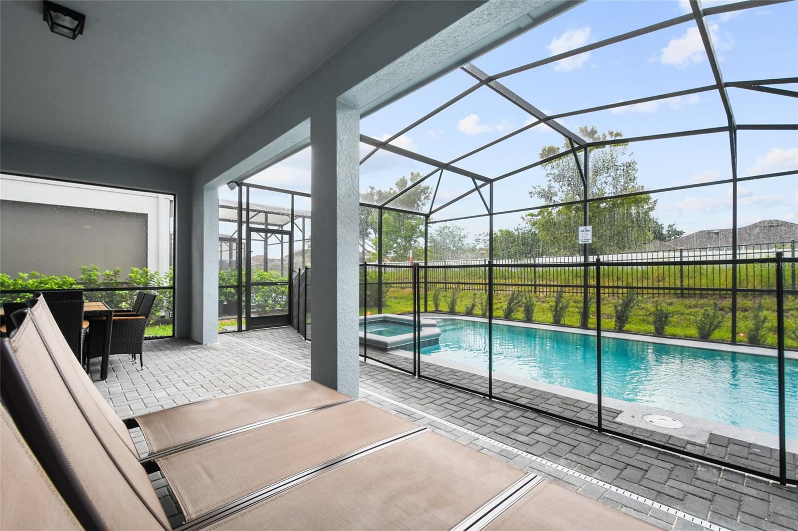 WINDSOR ISLAND RESIDENCE PH 3 - Residential