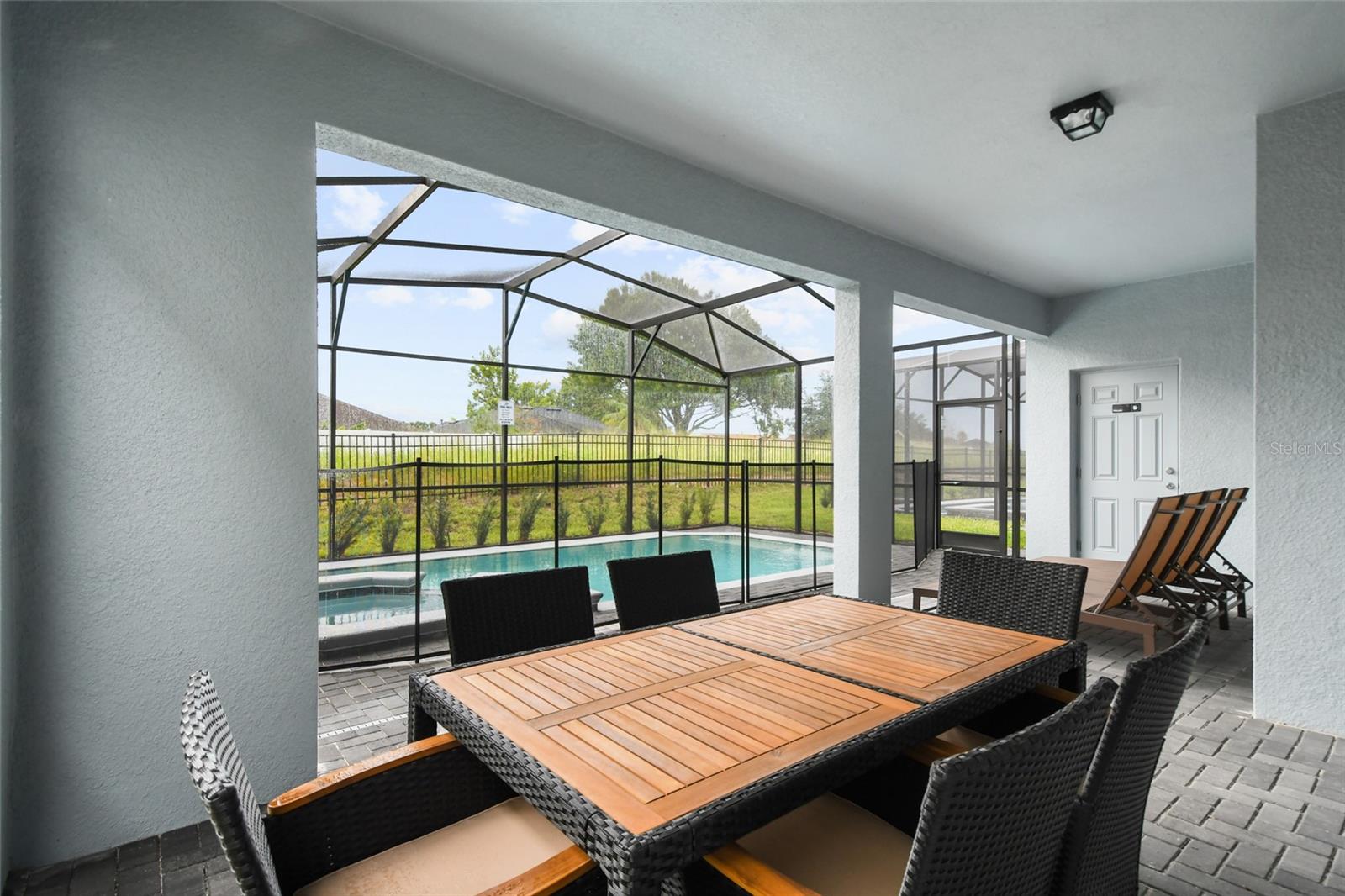WINDSOR ISLAND RESIDENCE PH 3 - Residential