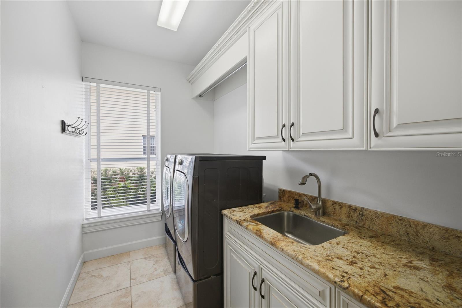 PINNACLE AT COBBS LANDING - Residential