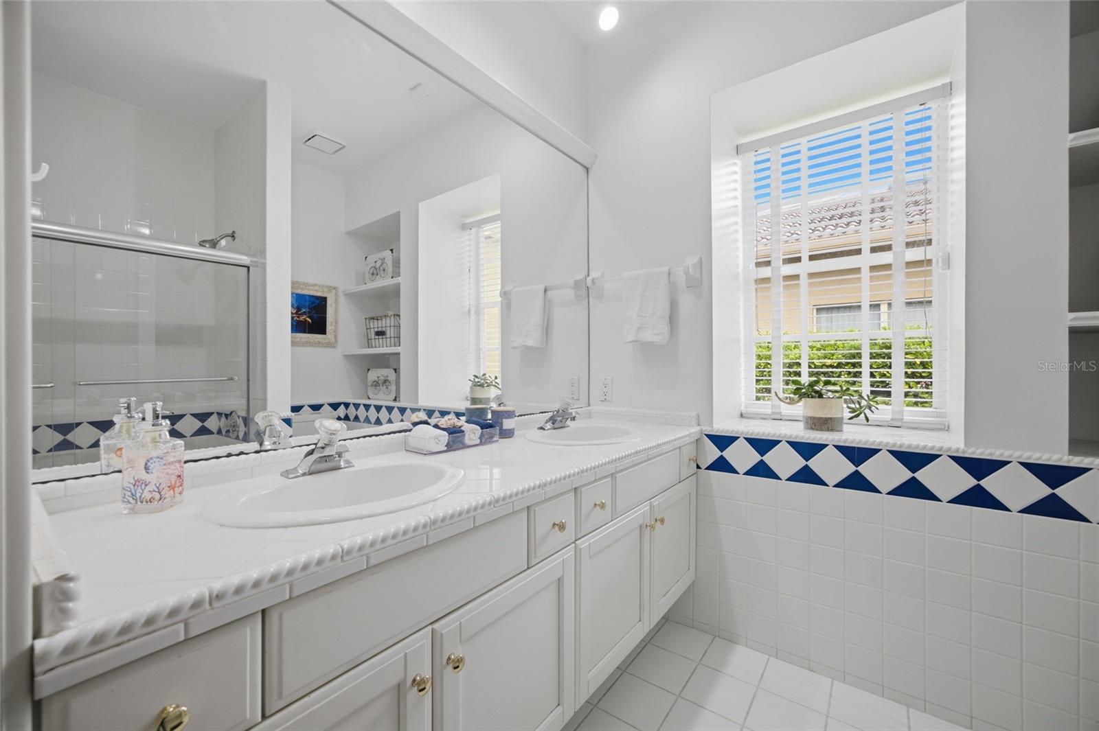 PINNACLE AT COBBS LANDING - Residential