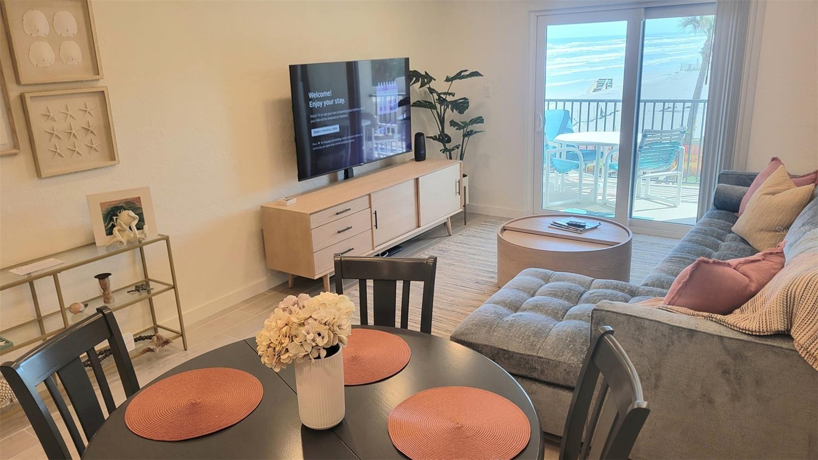 HACIENDA DEL SOL CONDO - Residential